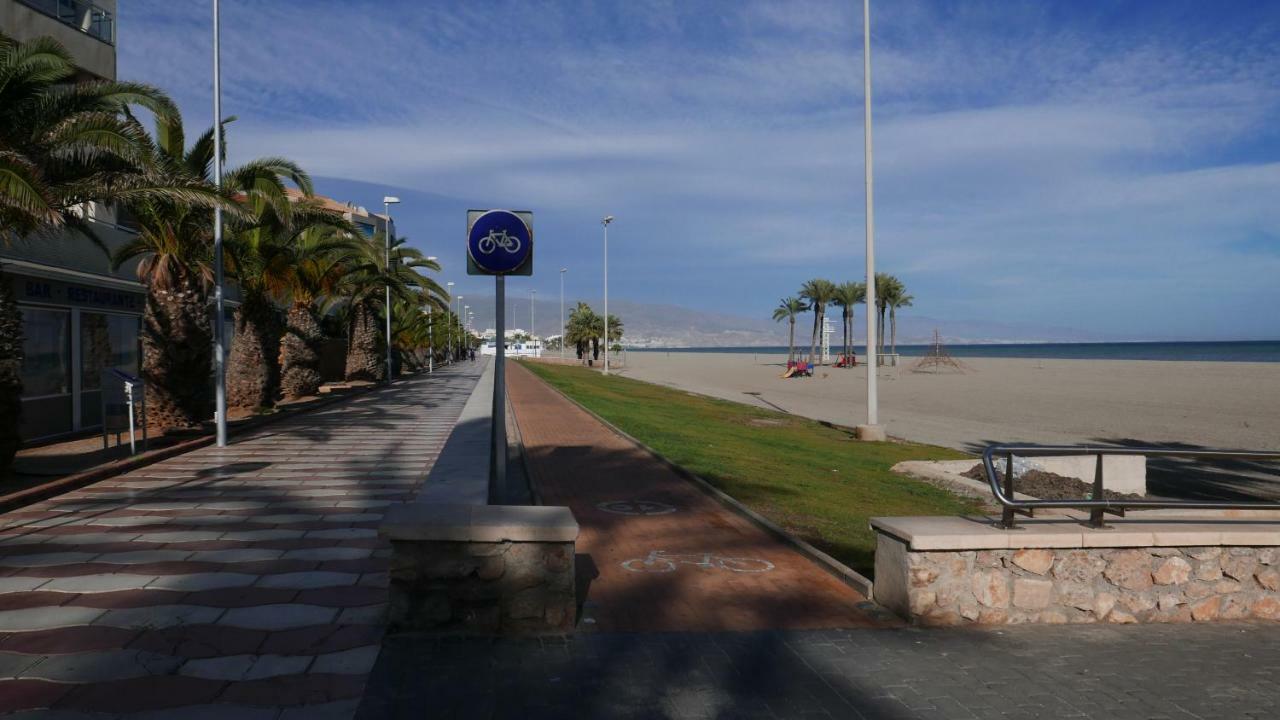 Apartamentos Roquetas Beach Roquetas de Mar Luaran gambar